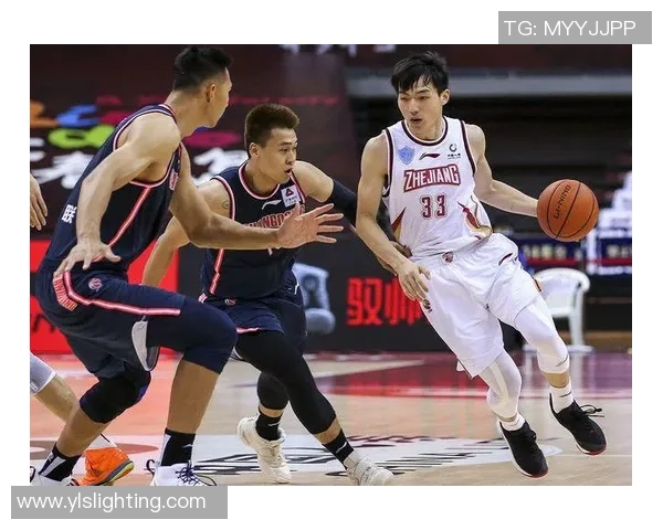 成都篮球队与深圳篮球队赛后复盘分析个人能力的较量与表现